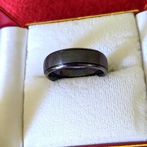 BLACK TUNGSTEN MEN'S WEDDING BAND